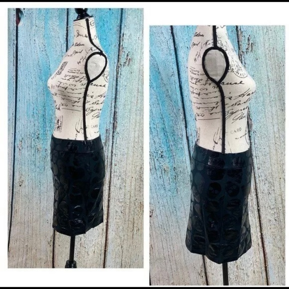 Iron Fist NWT Black Skullz Club Mini Skirt - Picture 5 of 13